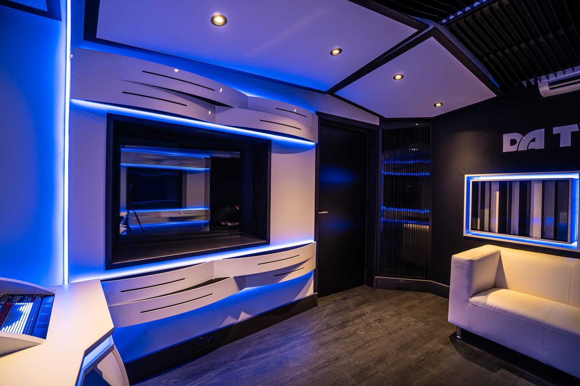 Da Tweekaz Studio — photo 1